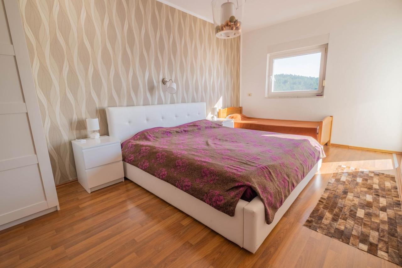 Apartman Ahel Ядраново Екстериор снимка