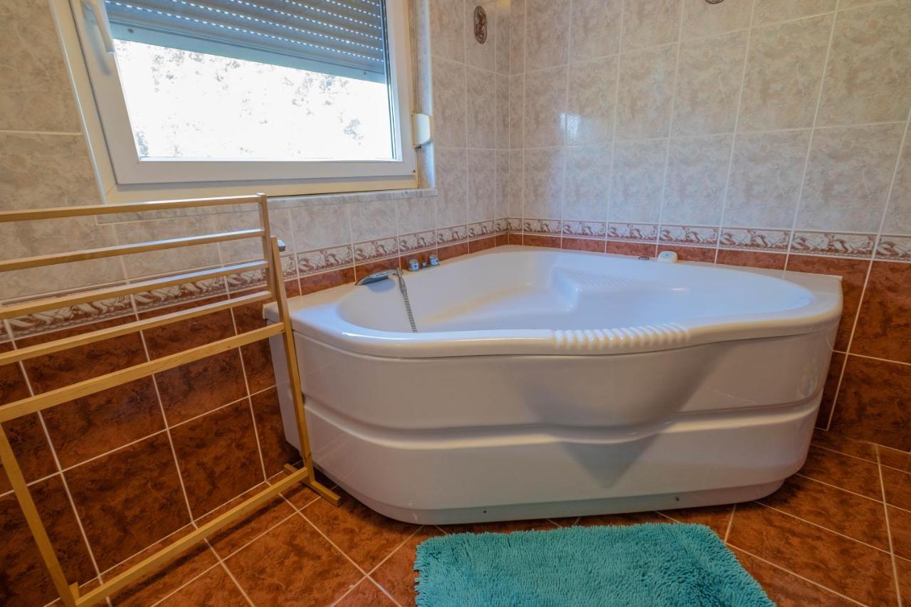Apartman Ahel Ядраново Екстериор снимка