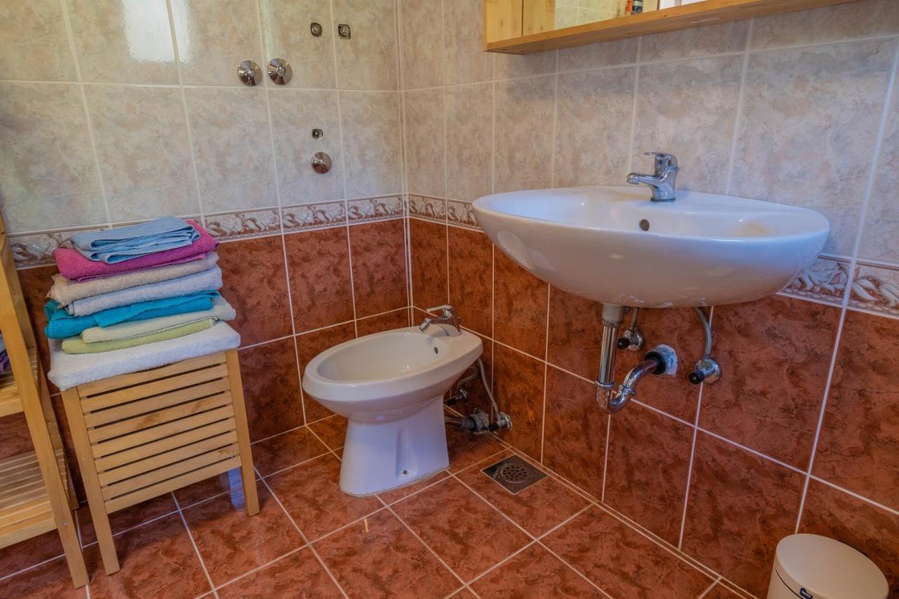 Apartman Ahel Ядраново Екстериор снимка
